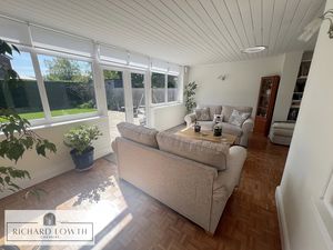 Sitting Room- click for photo gallery